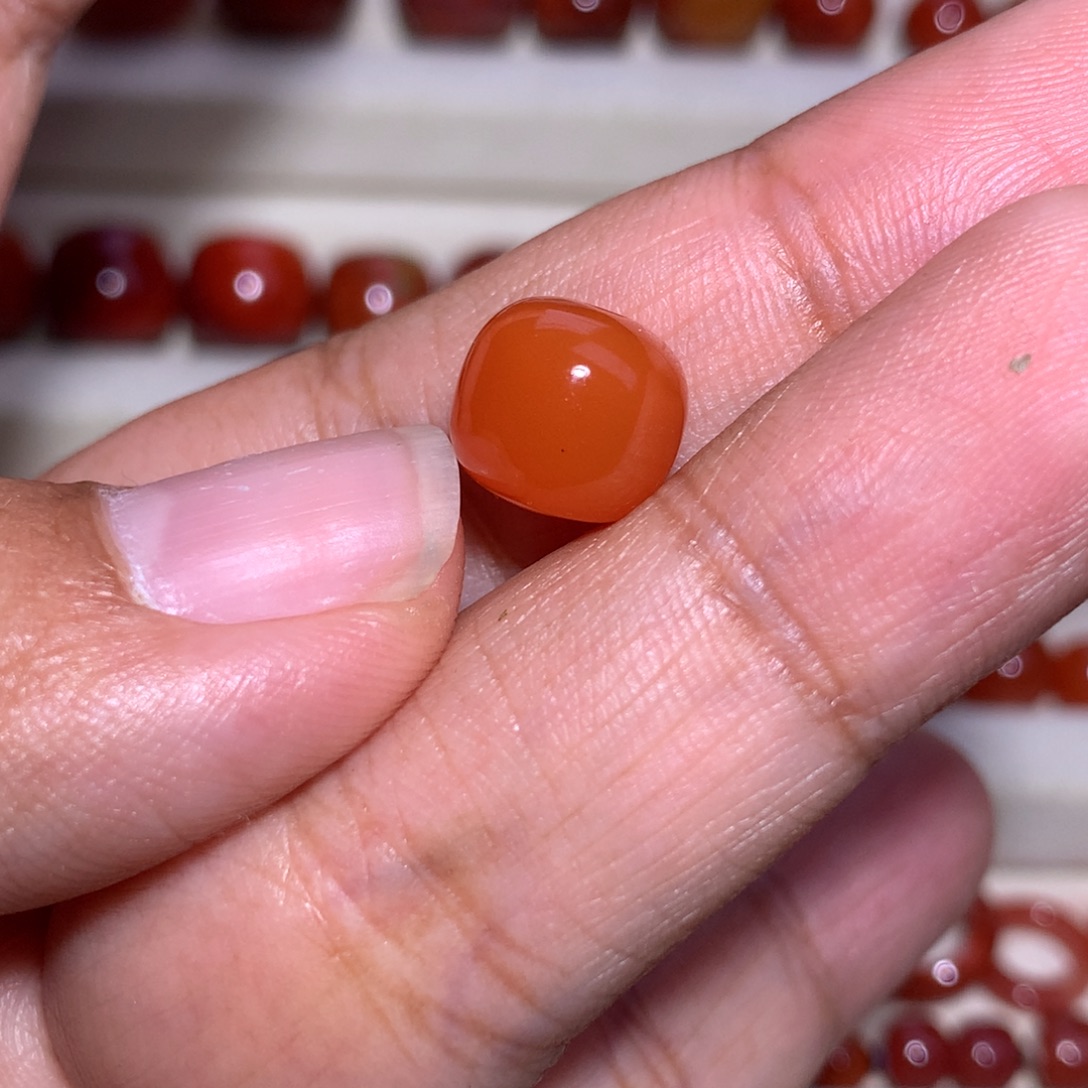 玩***闹南红玛瑙未镶嵌老型10×9微沙带