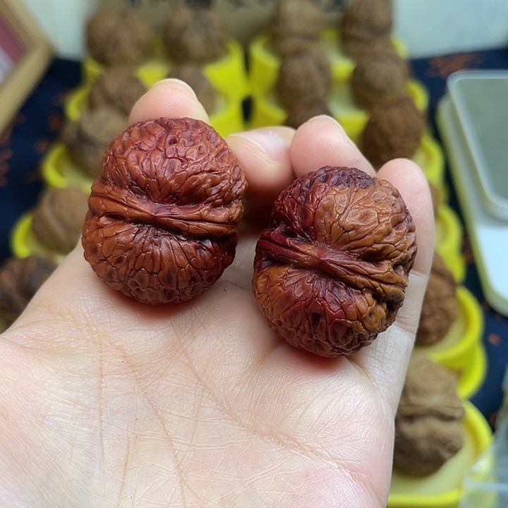 文玩核桃把件21、七彩蟒纹虎头35