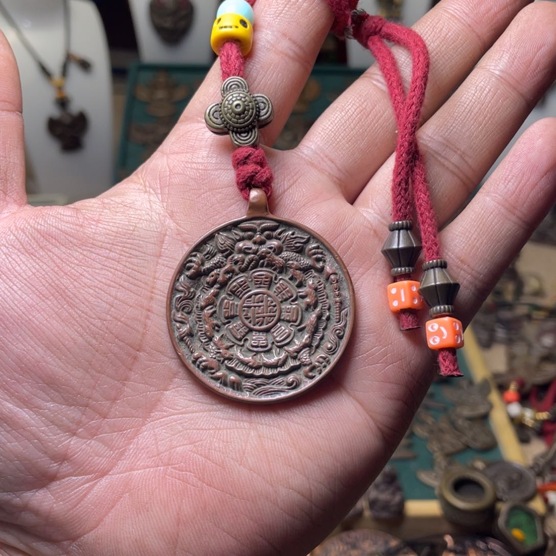 藏传精工鳞甲熊包挂