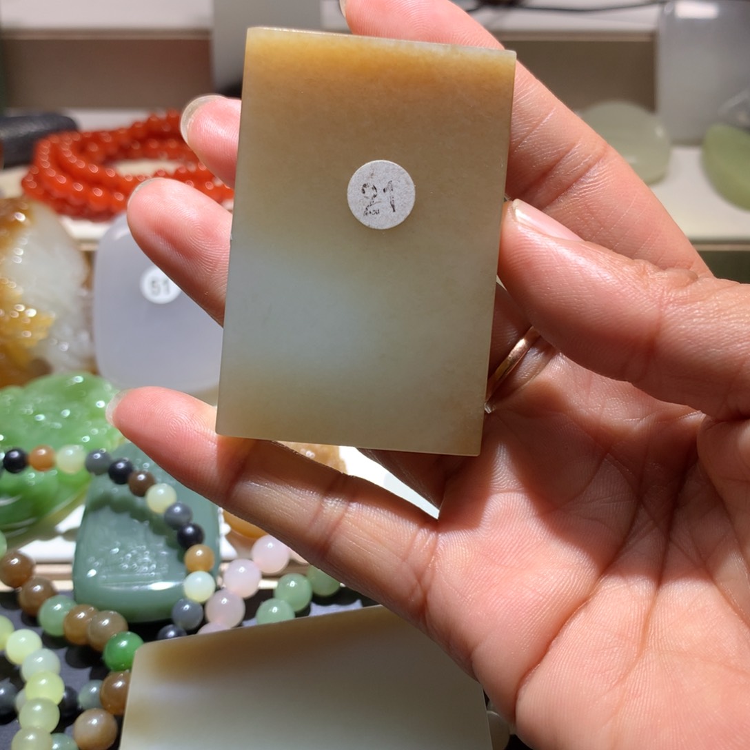 和田玉颈饰未镶嵌手*