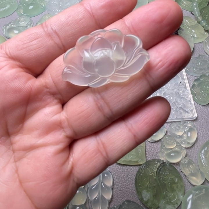 岫玉吊坠(赠链)未镶嵌