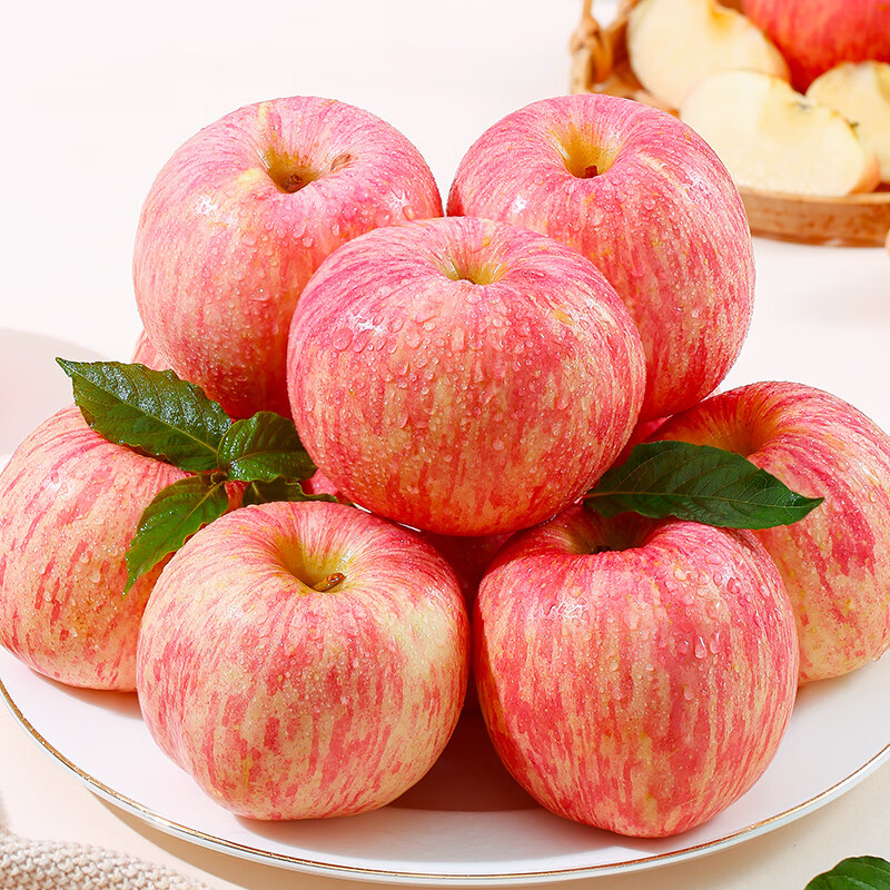 正宗山东红富士苹果脆甜多汁果形饱满原产地发货