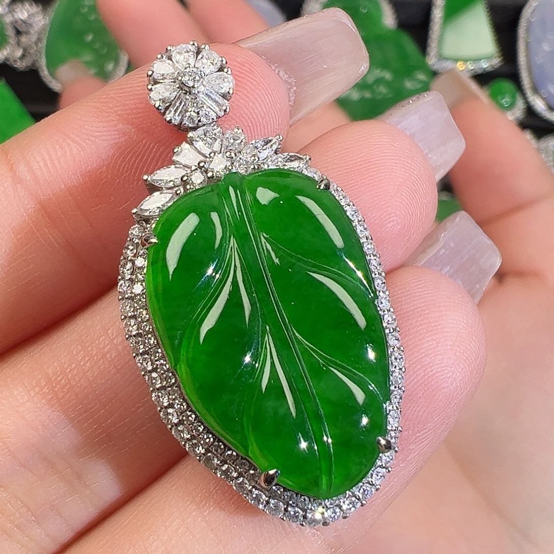 翡翠颈饰18K金镶嵌叶子厚装