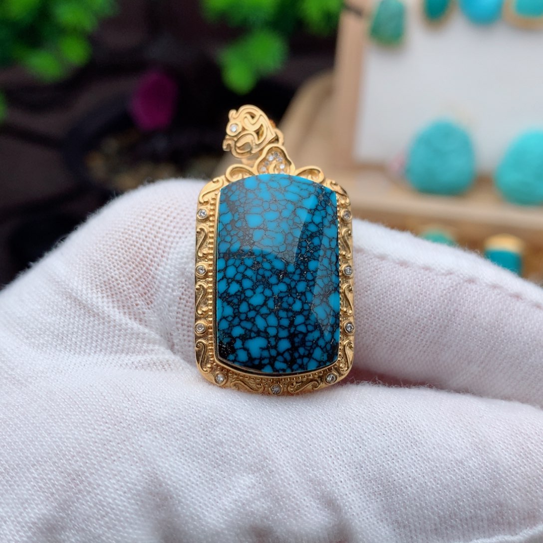 绿松石珠宝奇石18K金镶嵌