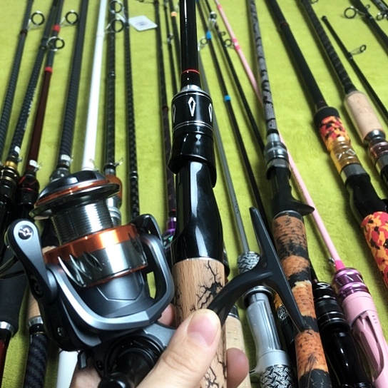 My2.4搭配得取橙色全金属纺车轮路亚套装