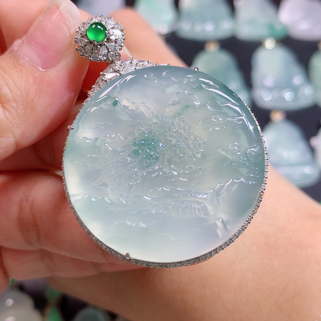 佛***菜翡翠18K金镶嵌颈饰