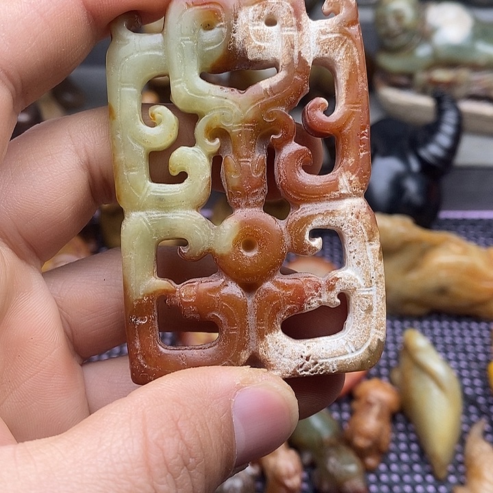 未镶嵌蛇纹石玉颈饰