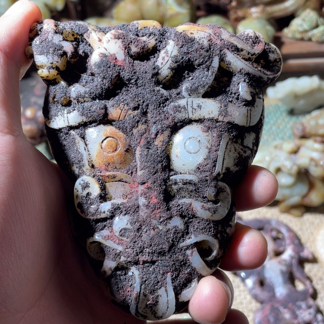 和田玉未镶嵌挂件防拍价