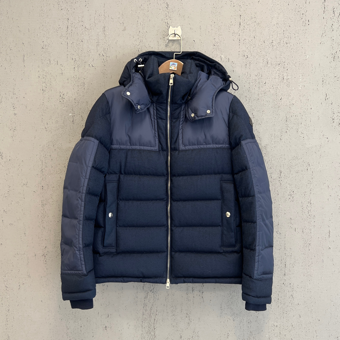 99新 MONCLER moncler蒙口藏青色羊毛拼接羽绒服3码