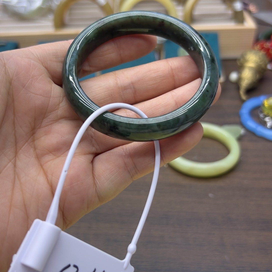 和田玉未镶嵌手镯54.8圈围1141