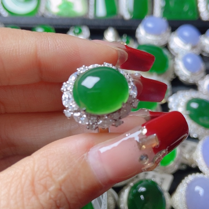 翡翠颈饰18K金镶嵌1848279。 