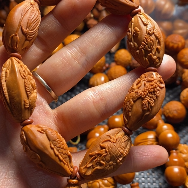 吊坠橄榄核荷塘月色