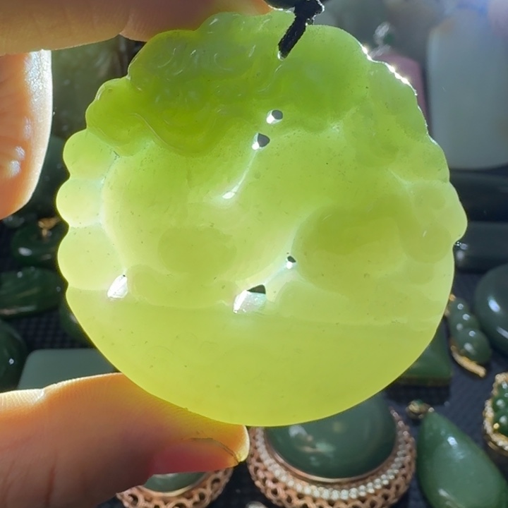 项圈未镶嵌和田玉翠青龙牌