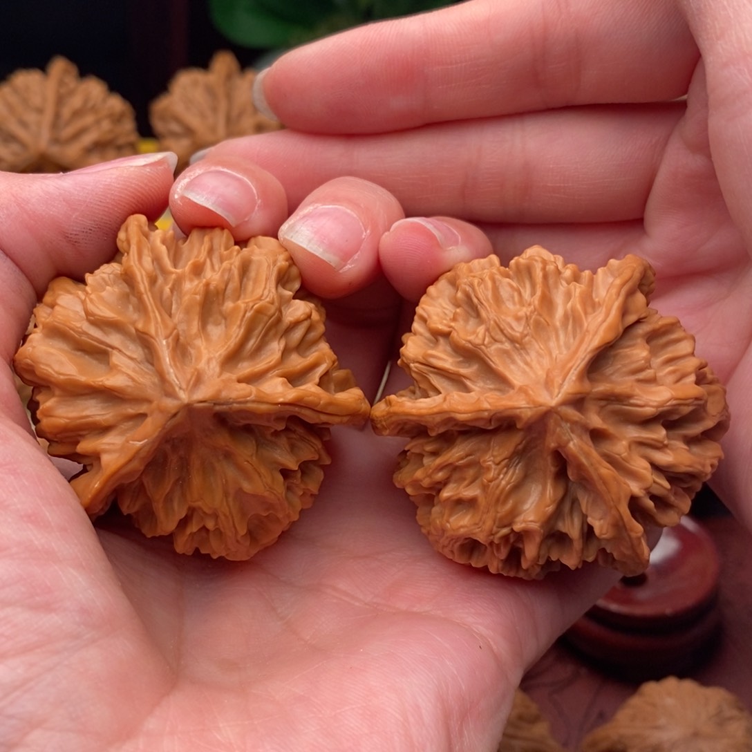 文玩核桃把件龙纹奔48