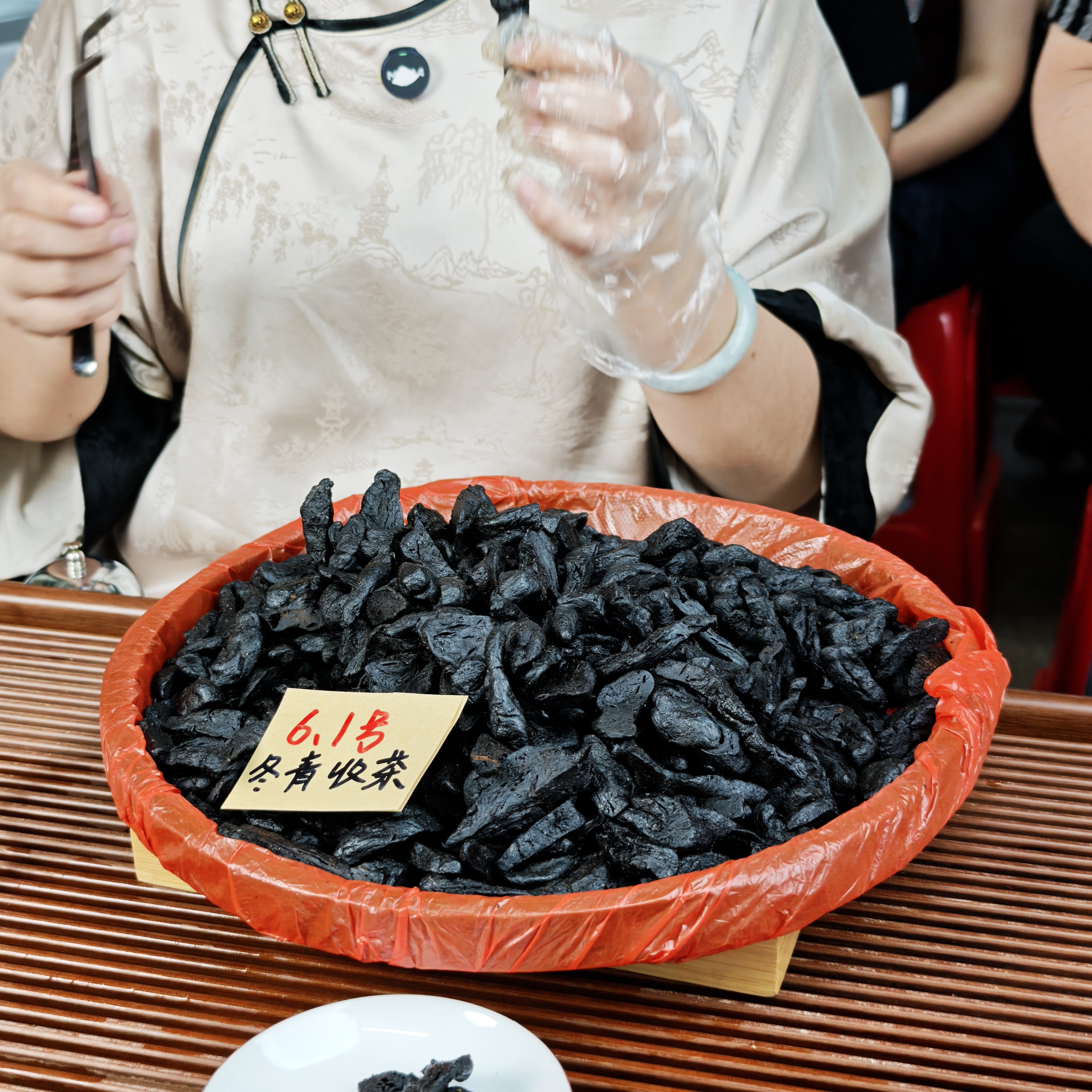 九蒸九晒黄米青 九华山仙人余粮 冬青收茶