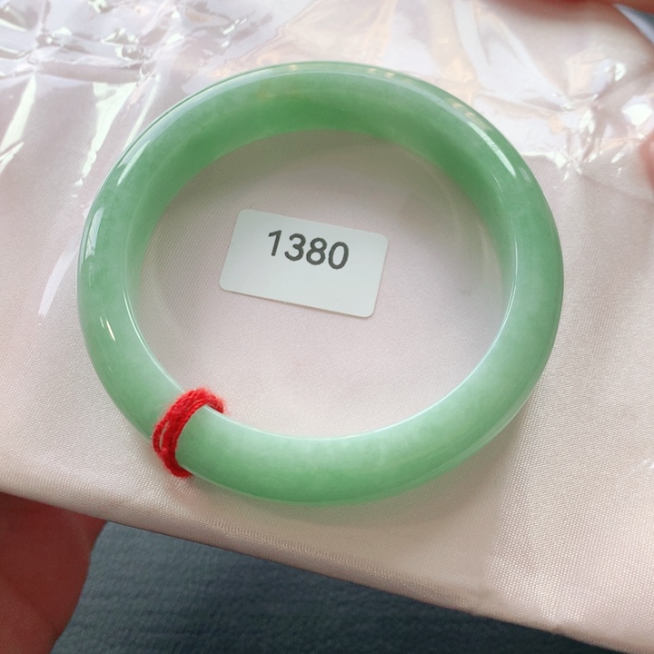 翡翠手镯未镶嵌天然翡翠手镯01