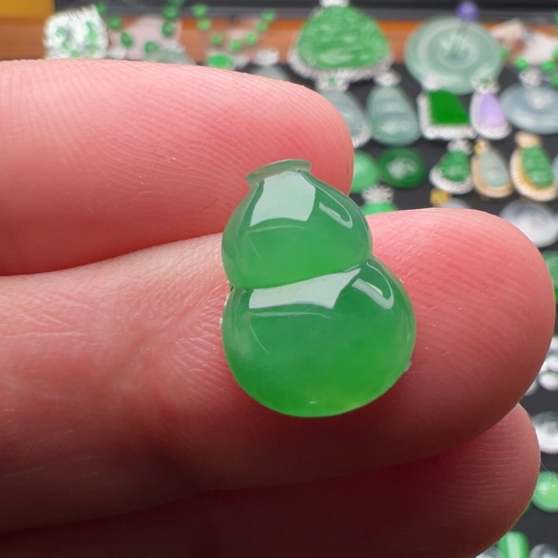 翡翠颈饰未镶嵌葫芦13.7