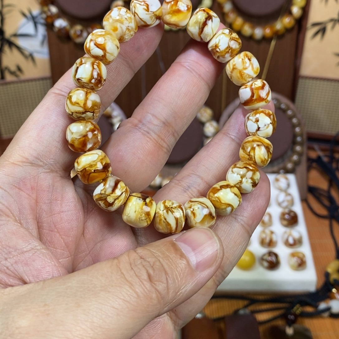 淡***福11沁色精工老型手串一条