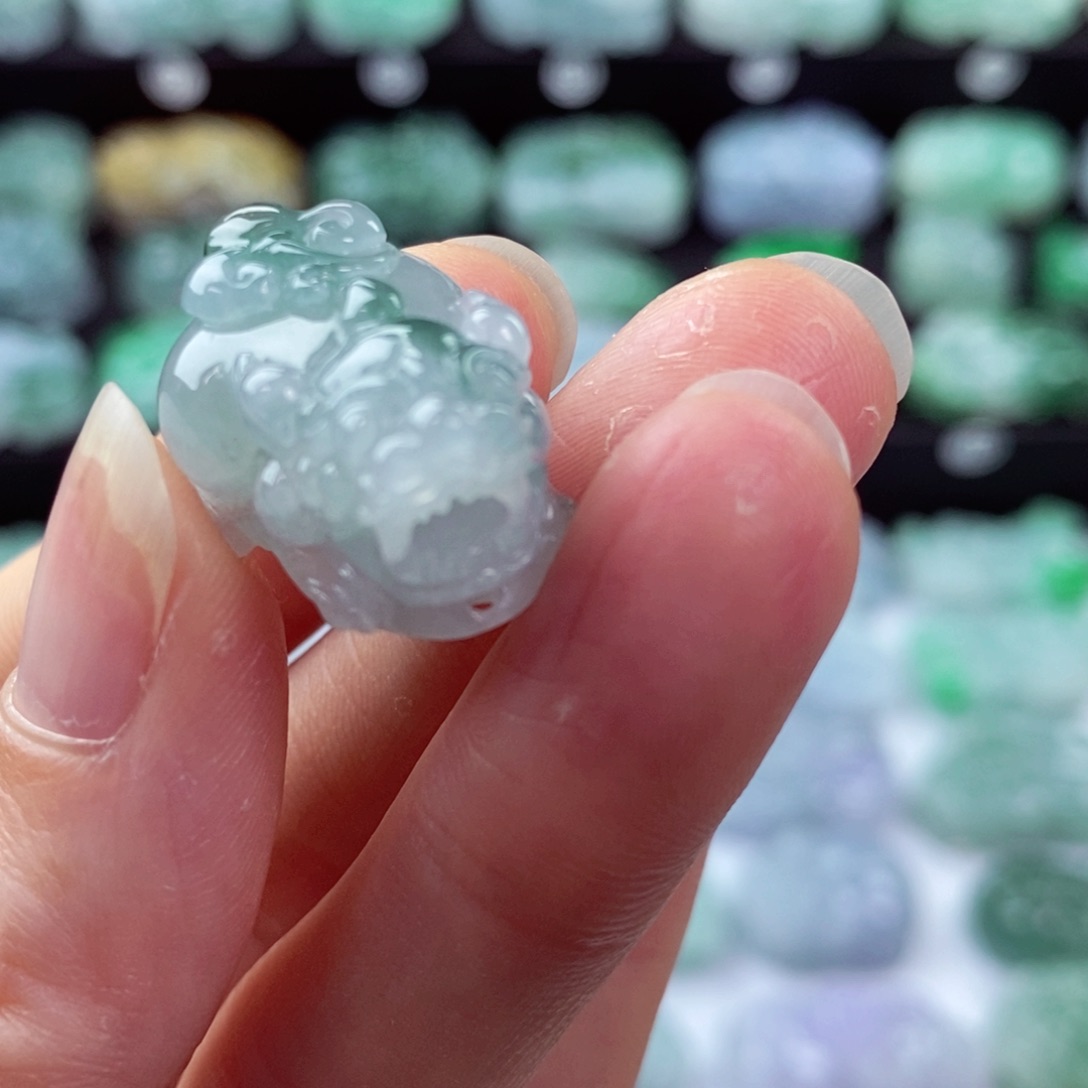 翡翠颈饰未镶嵌天然