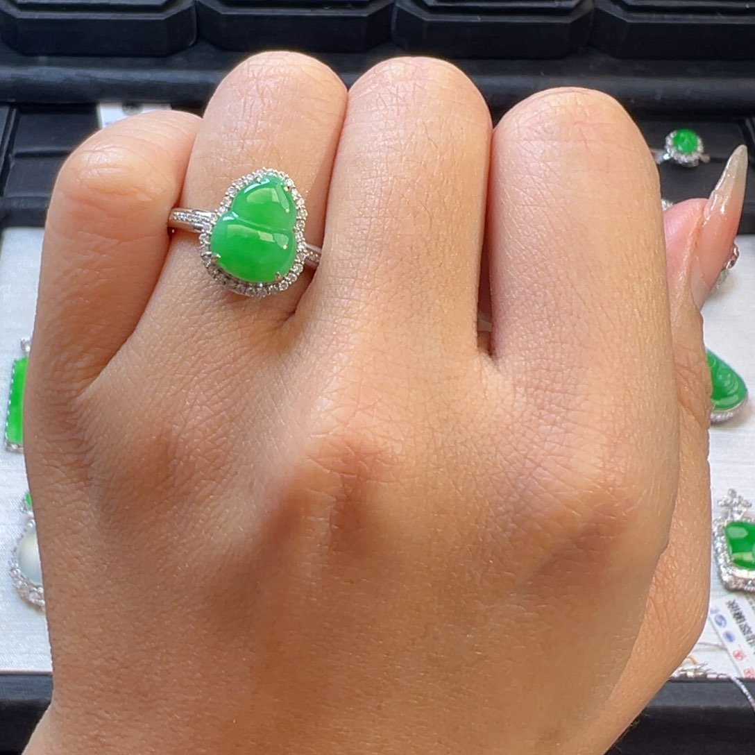 翡翠戒指未镶嵌收货48小时鉴赏期