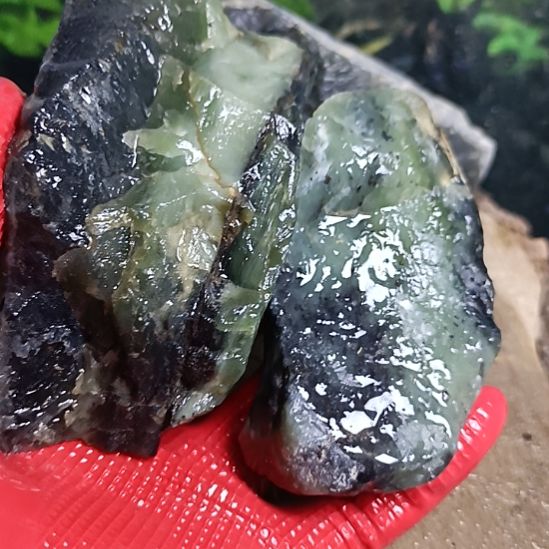 蛇纹石玉未镶嵌珠宝奇石