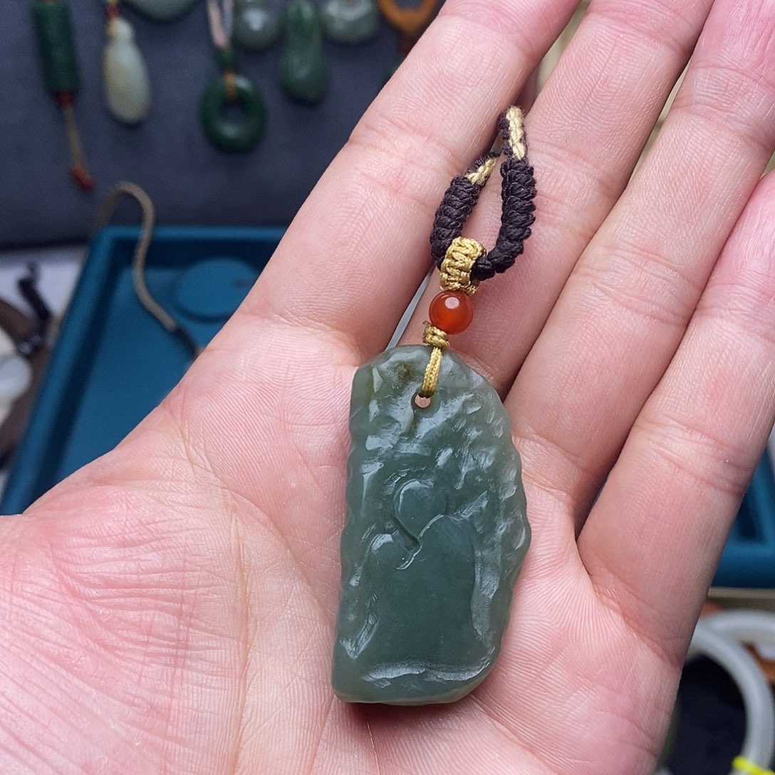和田玉未镶嵌颈饰