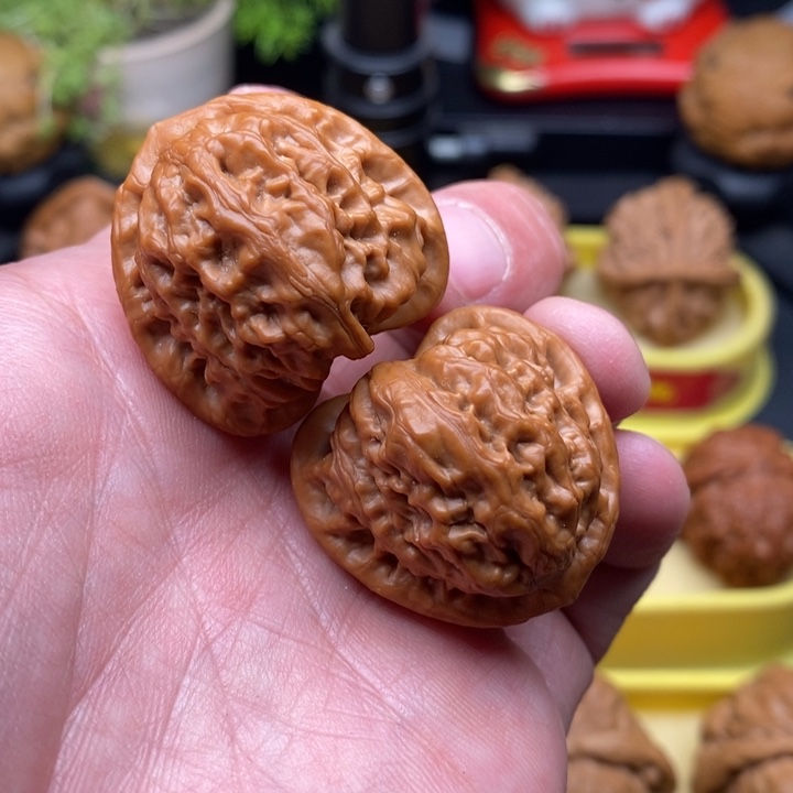 【闪购商品】文玩核桃吊坠M**王33野生手捻