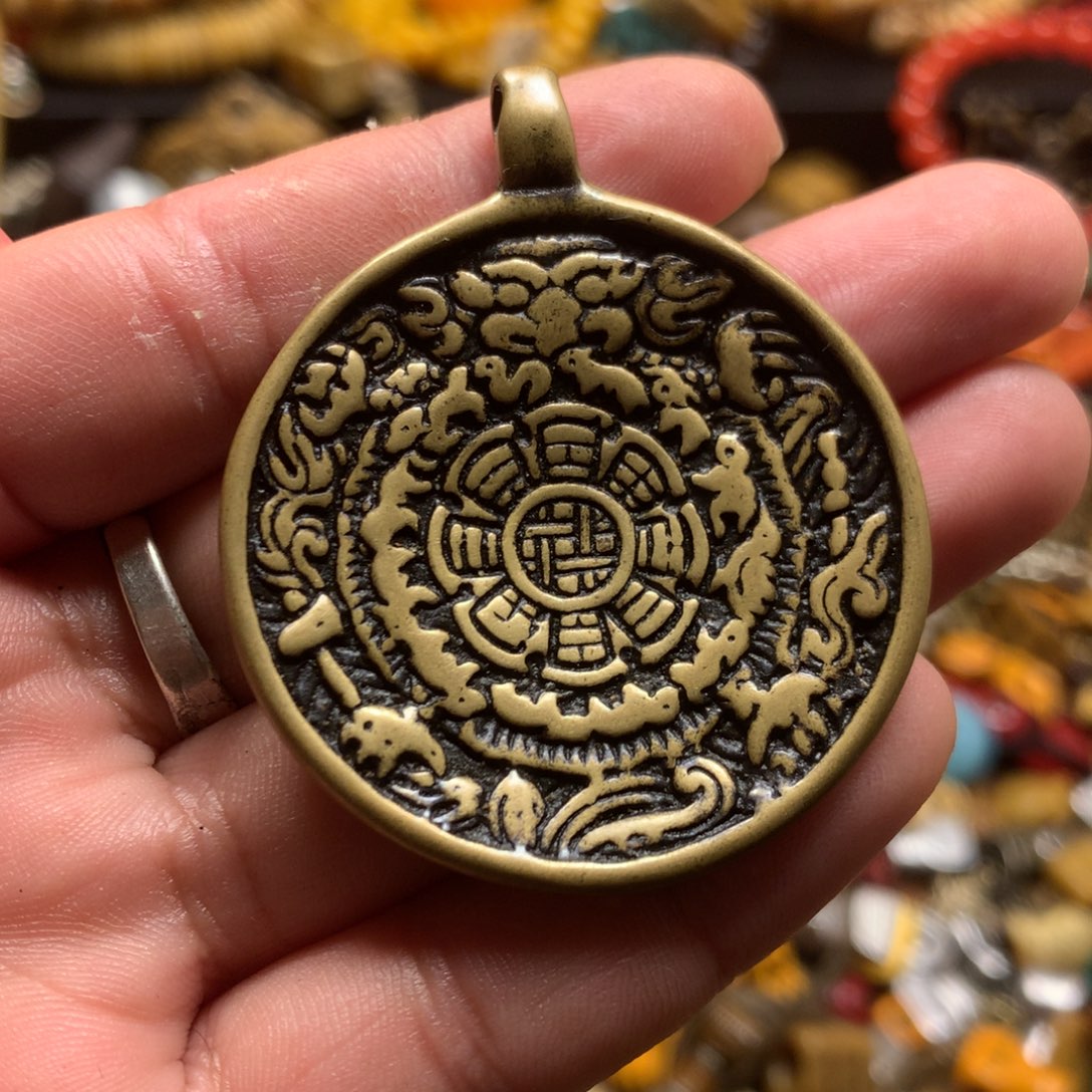 泥塑S****?娘啦擦擦骰子