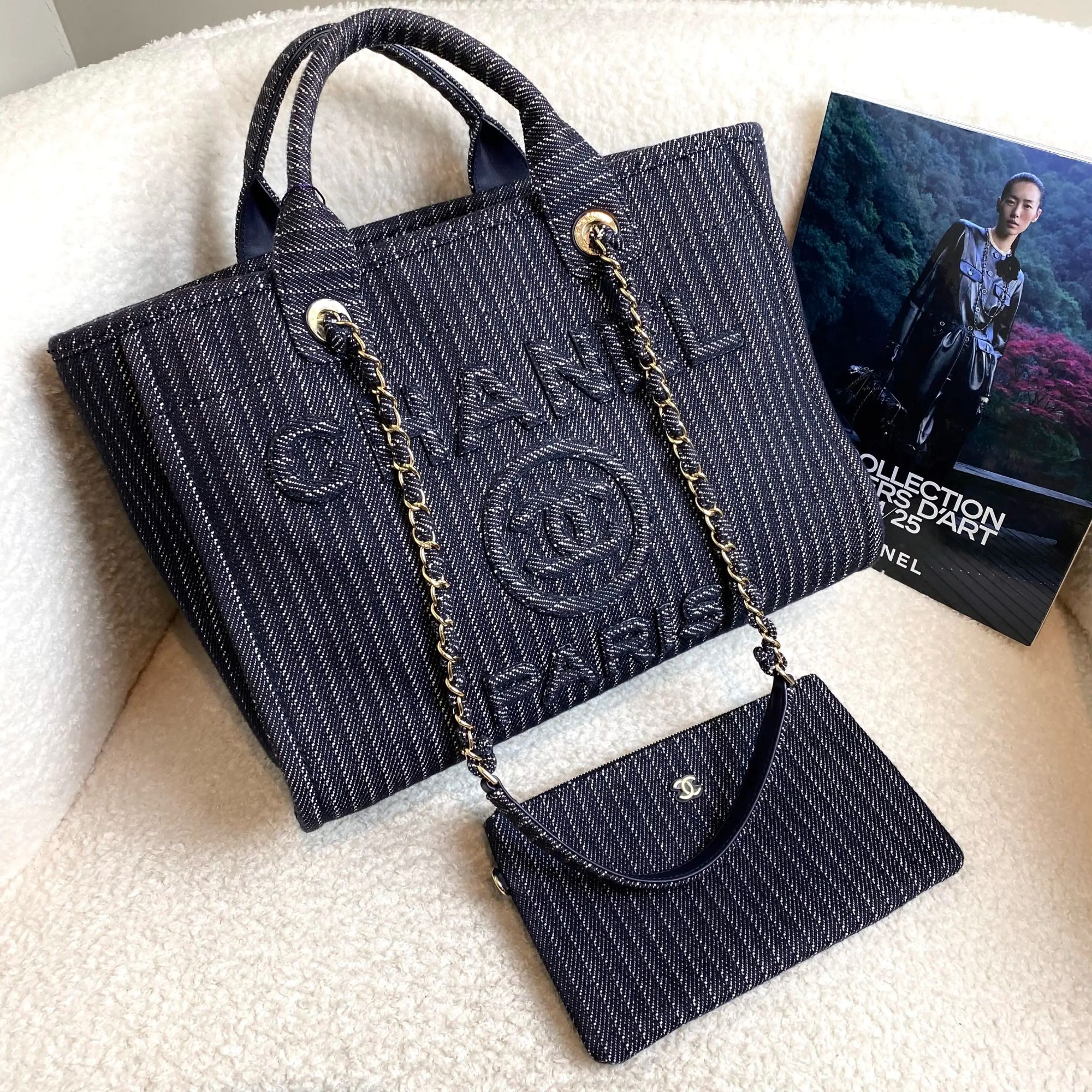 99新 Chanel/香奈儿 24A深蓝色牛仔沙滩包/27088165代卖服务