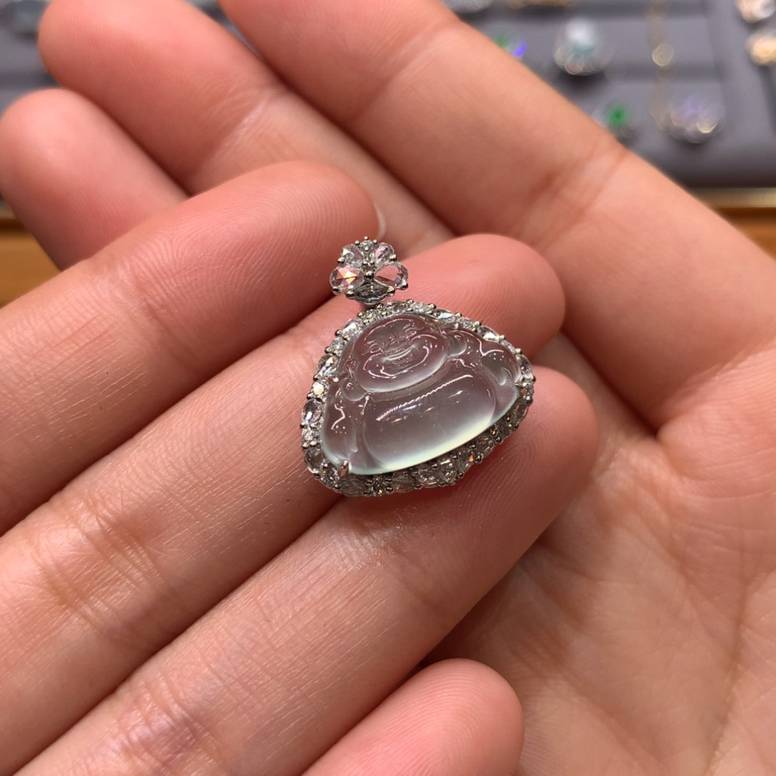 翡翠颈饰18K金镶嵌吊坠