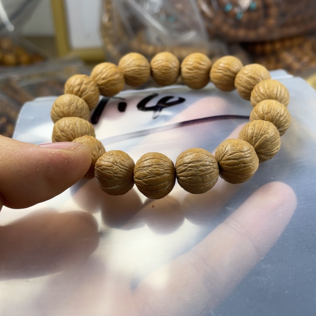 猴头核桃吊坠别忘拿