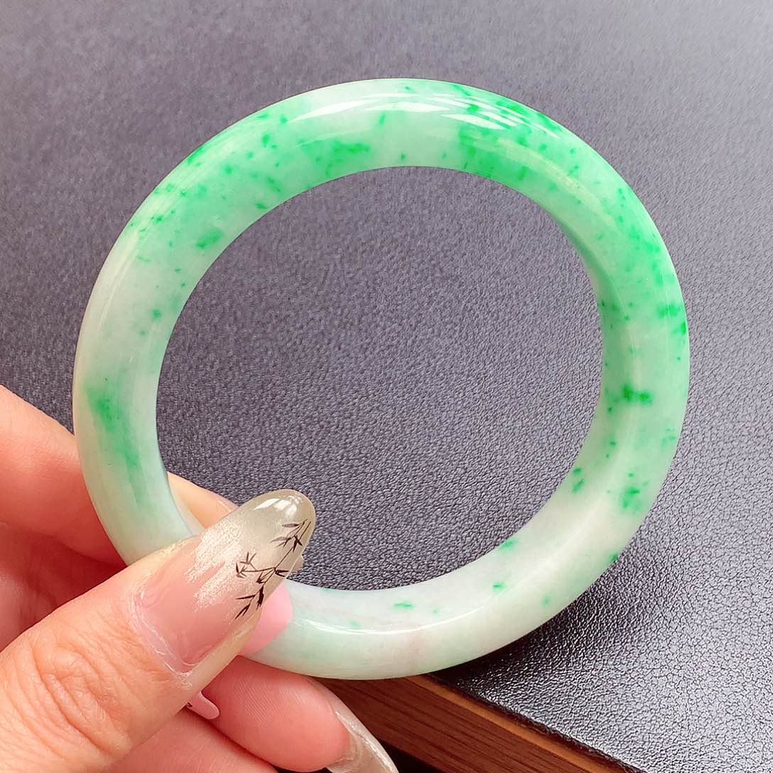 翡翠未镶嵌手镯缅甸翡翠