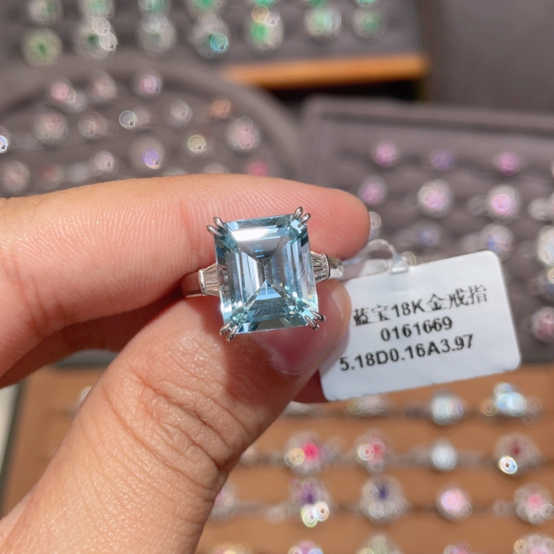 海蓝宝石戒指18K金镶嵌5.18ct 