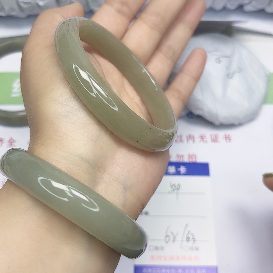 石英质玉未镶嵌手镯54/6362