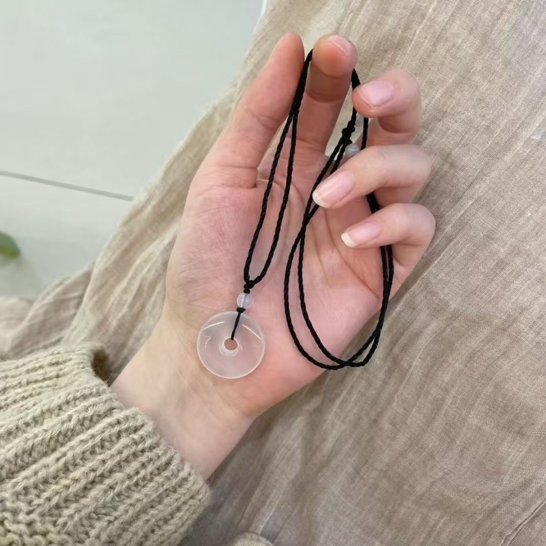 高冰马料玉髓祥云锁无事牌吊坠（多样性发货）