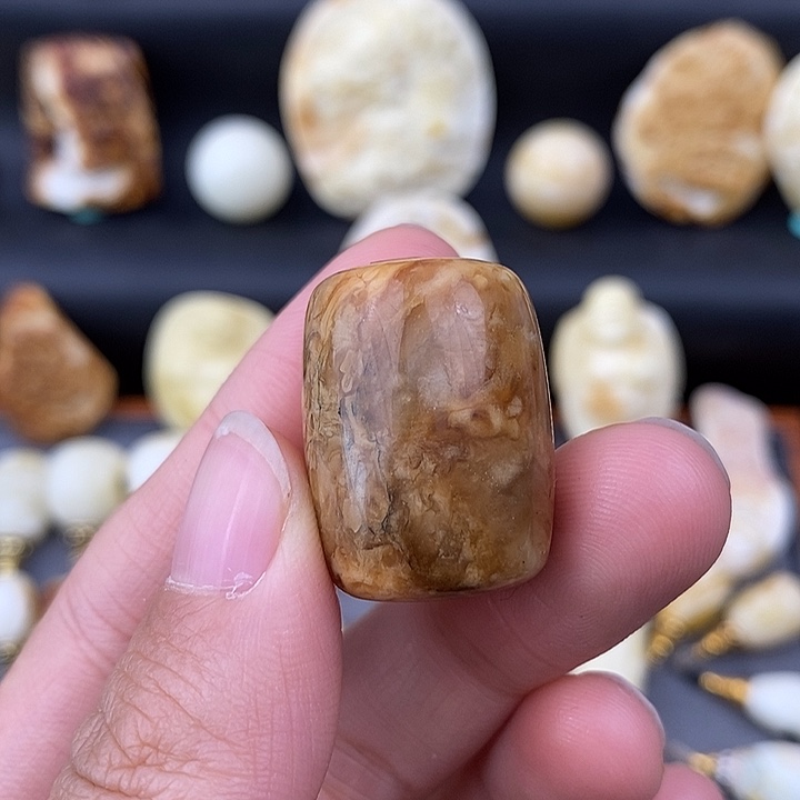 宁***悟琥珀未镶嵌裸石19桶珠i55