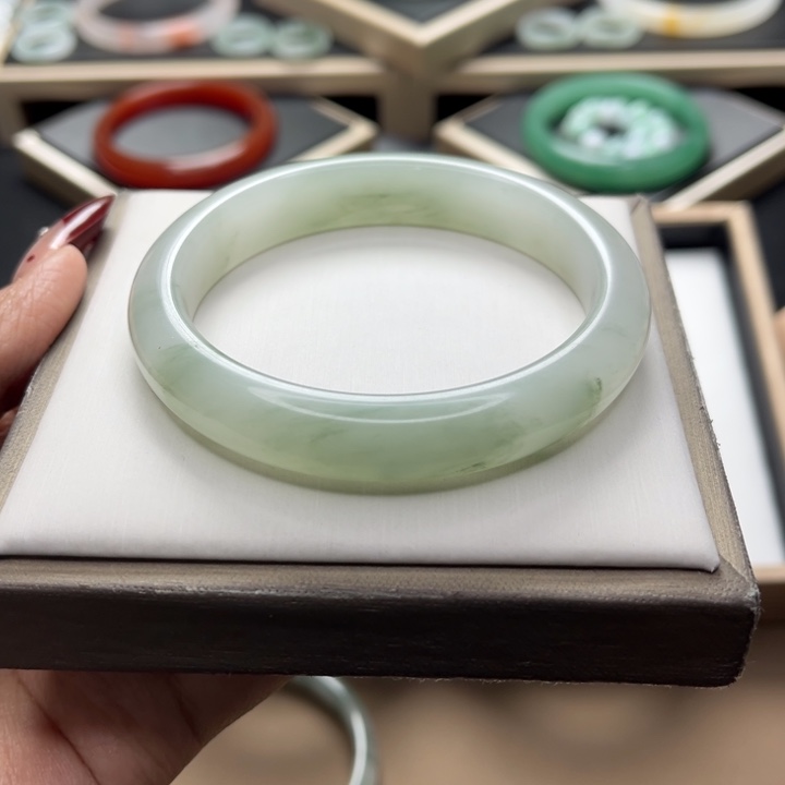 石英质玉手镯未镶嵌圆****