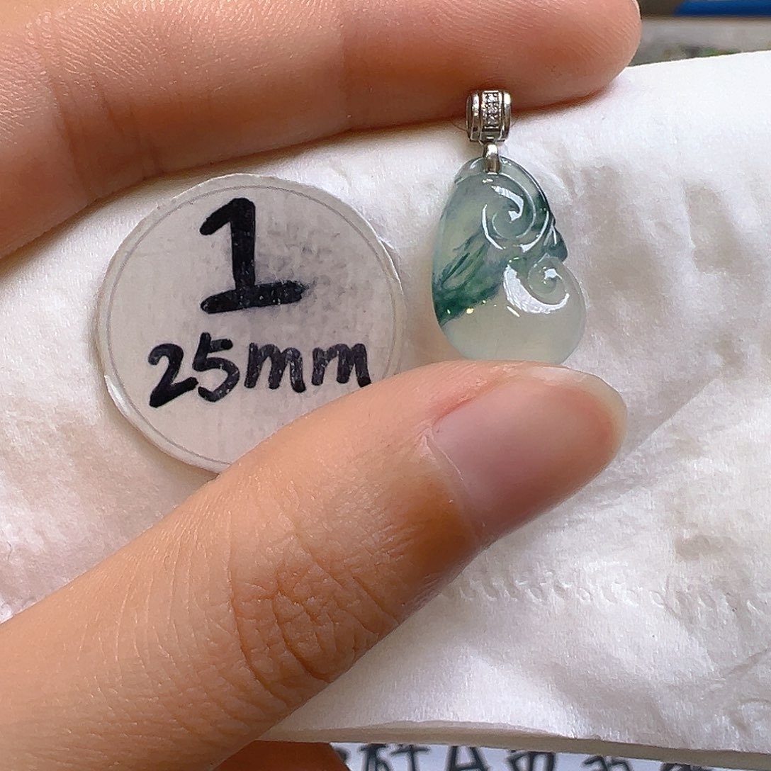 翡翠颈饰18K金镶嵌翡翠