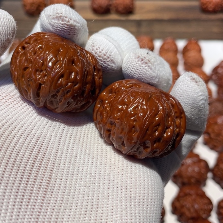 文玩核桃吊坠铁锤588.37.02