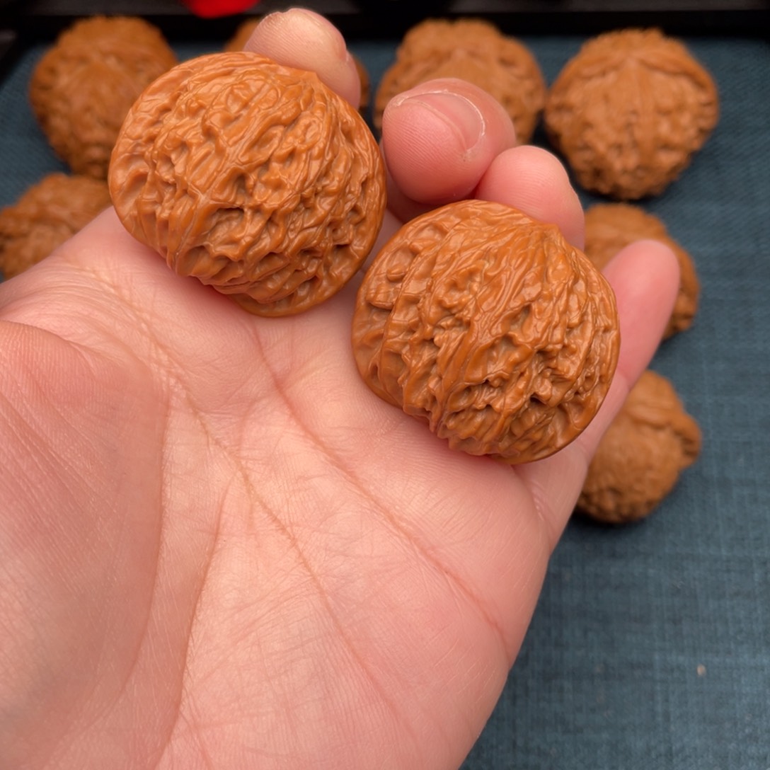 文玩核桃把件红皮球磨37