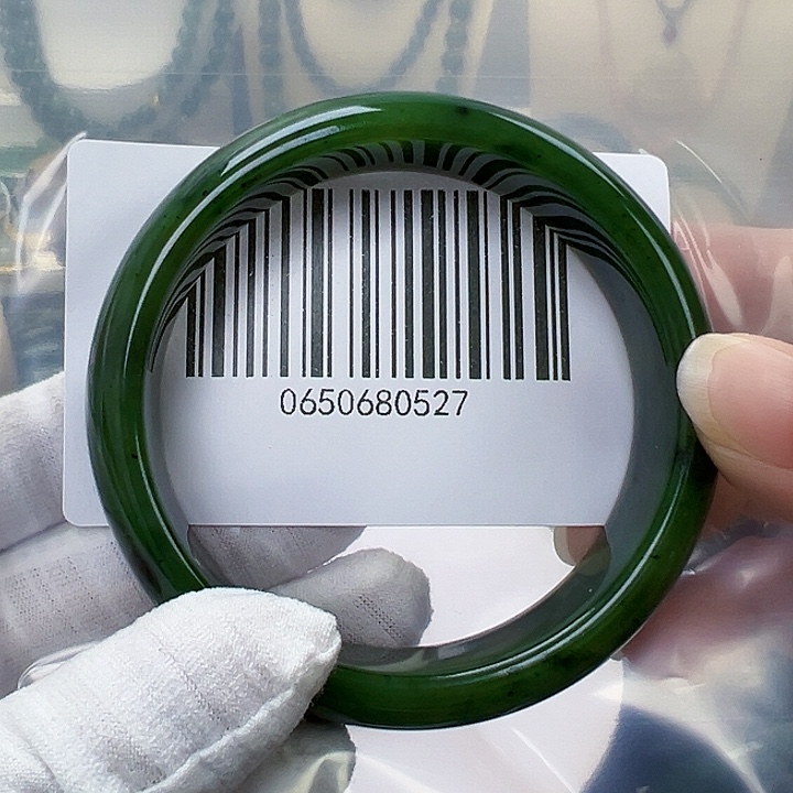 和田玉未镶嵌手镯包容60