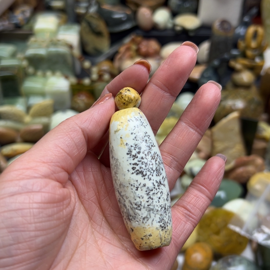 时***间岫岩河磨玉（透闪石质玉）未镶嵌颈饰河磨玉锁骨