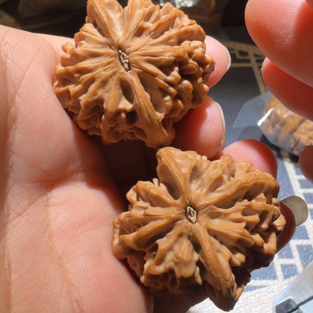 把件猴头核桃秦闷