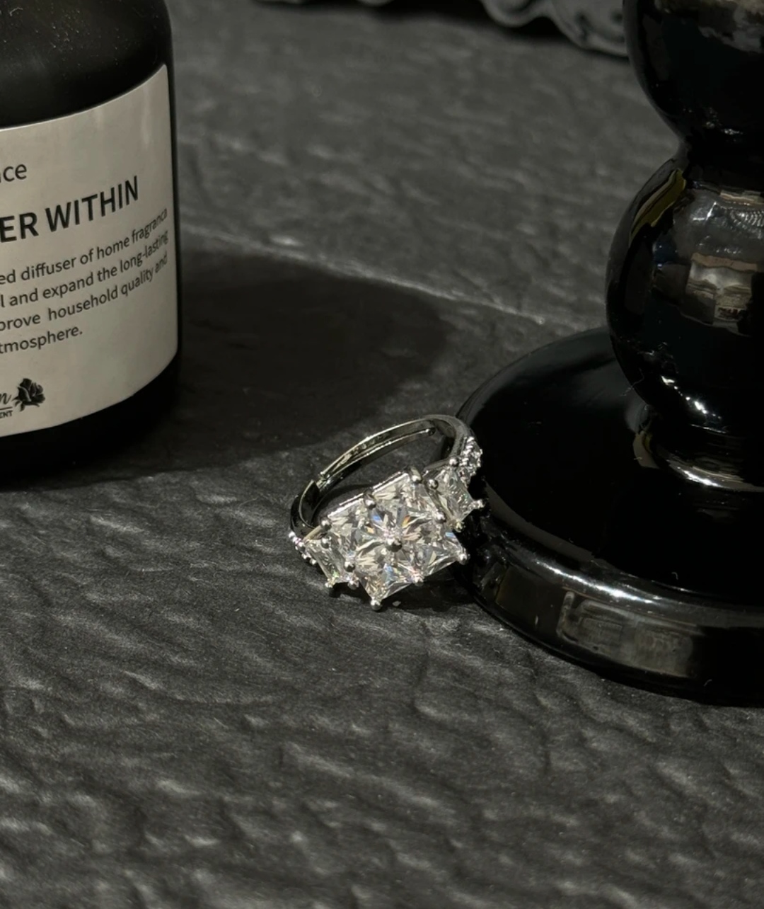 钛钢戒指 钛钢耳饰 LARVINA欧美带钻戒指