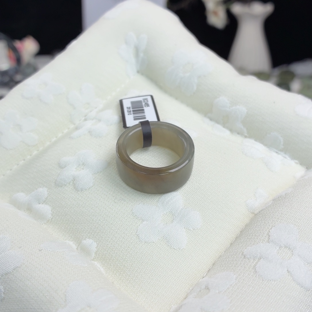 和田玉（糖玉）未镶嵌戒指Ｑ９糖青花圆切17.7不退换