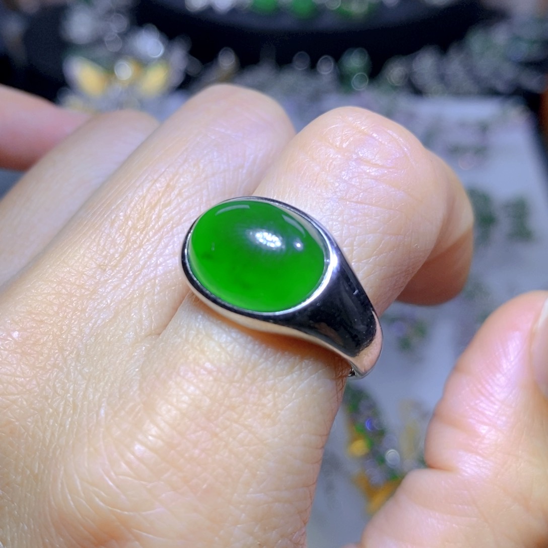 翡翠颈饰银S925镶嵌天然翡翠