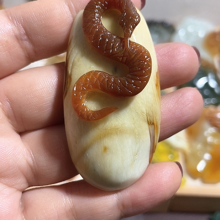 岫玉吊坠(赠链)未镶嵌