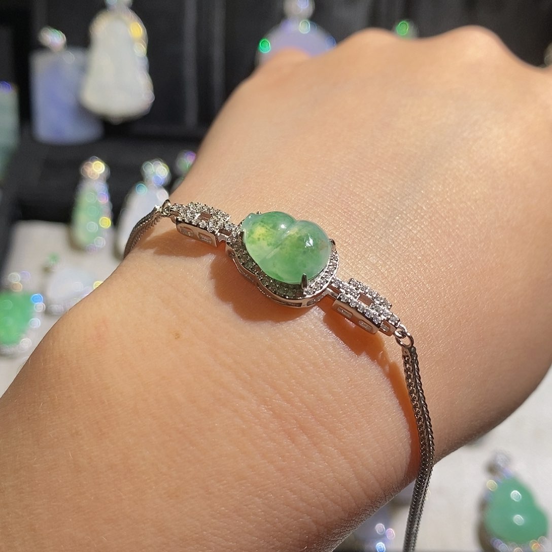 翡翠颈饰银S925镶嵌天然翡翠