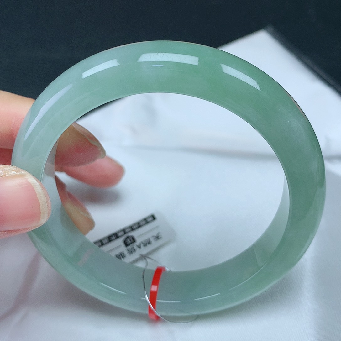 翡翠手镯未镶嵌57圈