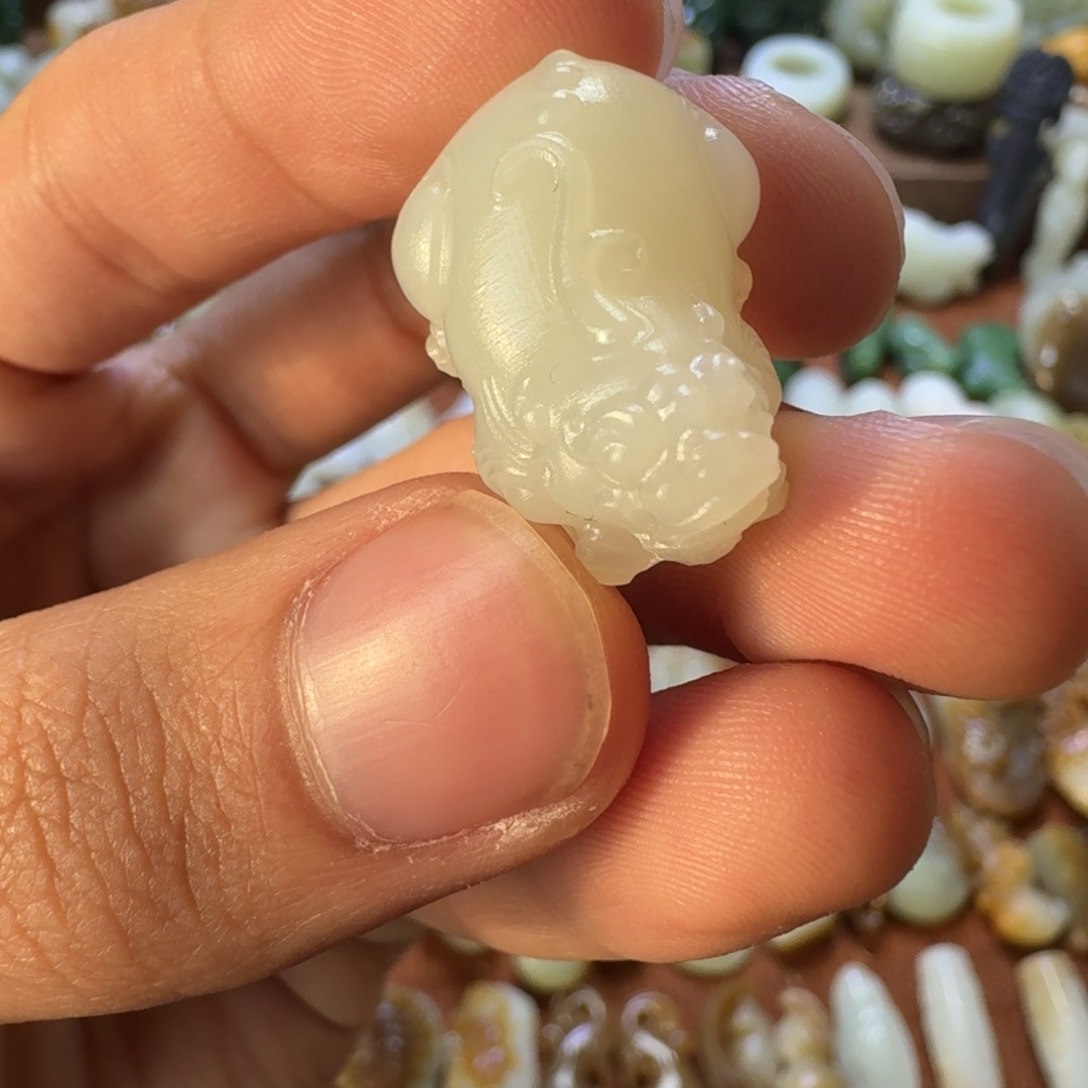 和田玉颈饰未镶嵌